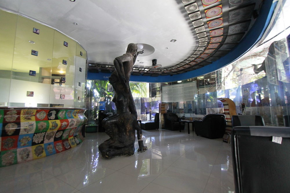 Oyo 200 Ponce Suites Art Hotel Davao City Exteriér fotografie