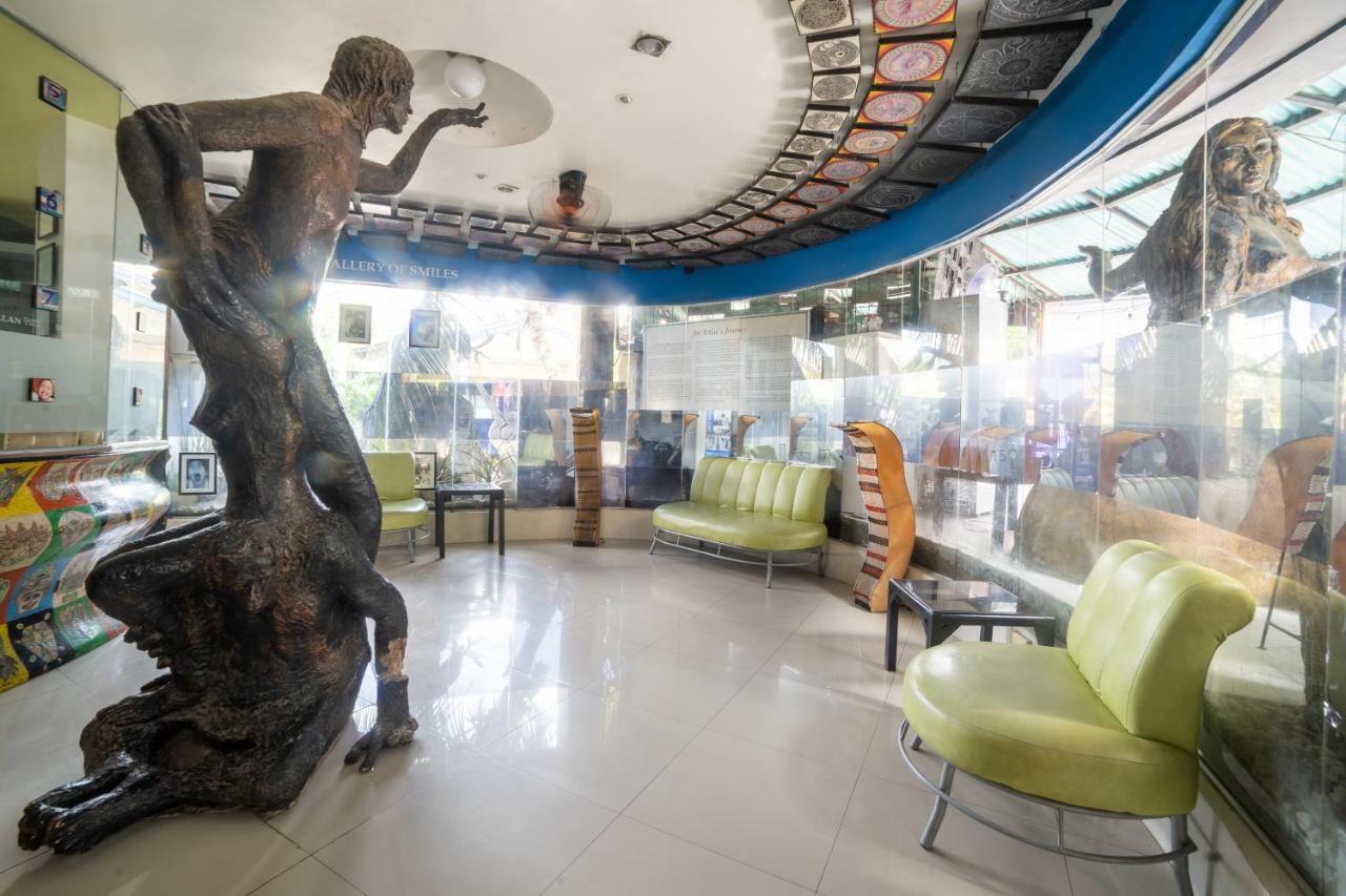 Oyo 200 Ponce Suites Art Hotel Davao City Exteriér fotografie